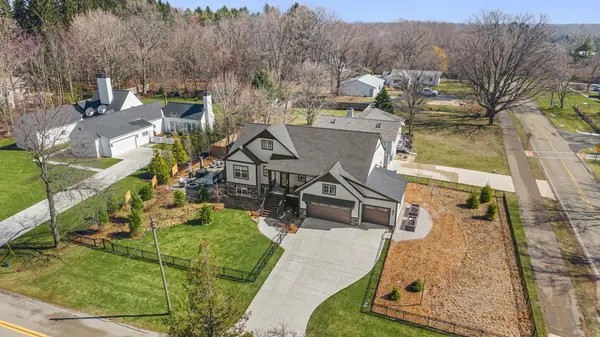 489 S Union ST, Douglas Vllg, MI 49406