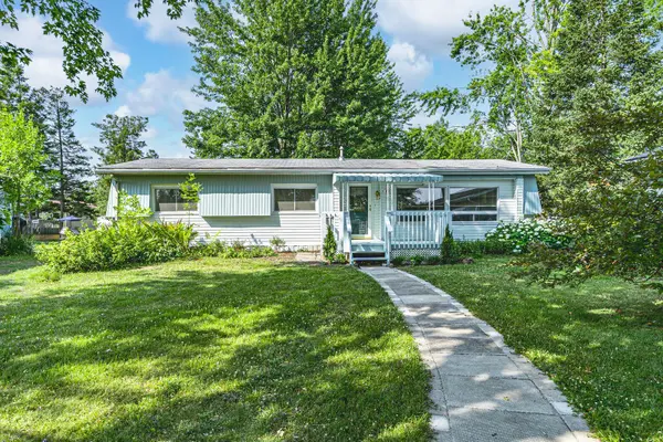 85 Hawthorne DR, Innisfil, ON L9S 1N5