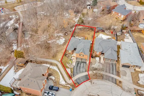 22 Margaret PL, Georgina, ON L4P 3X2