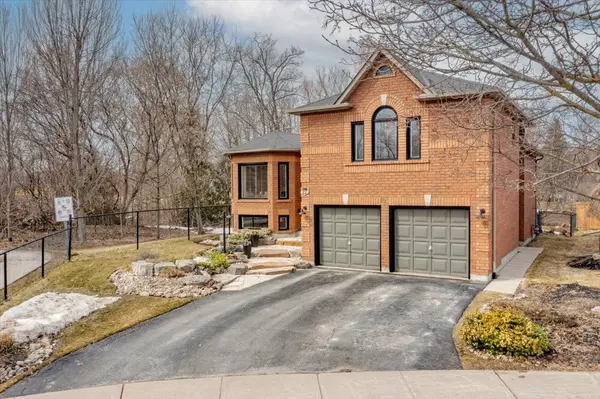 22 Margaret PL, Georgina, ON L4P 3X2