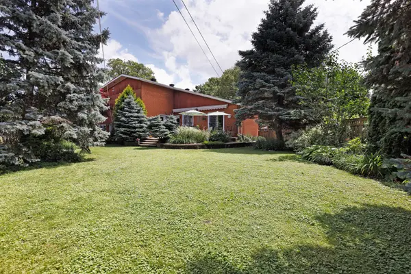 1939 Wembley AVE, Carlingwood - Westboro And Area, ON K2A 1A8