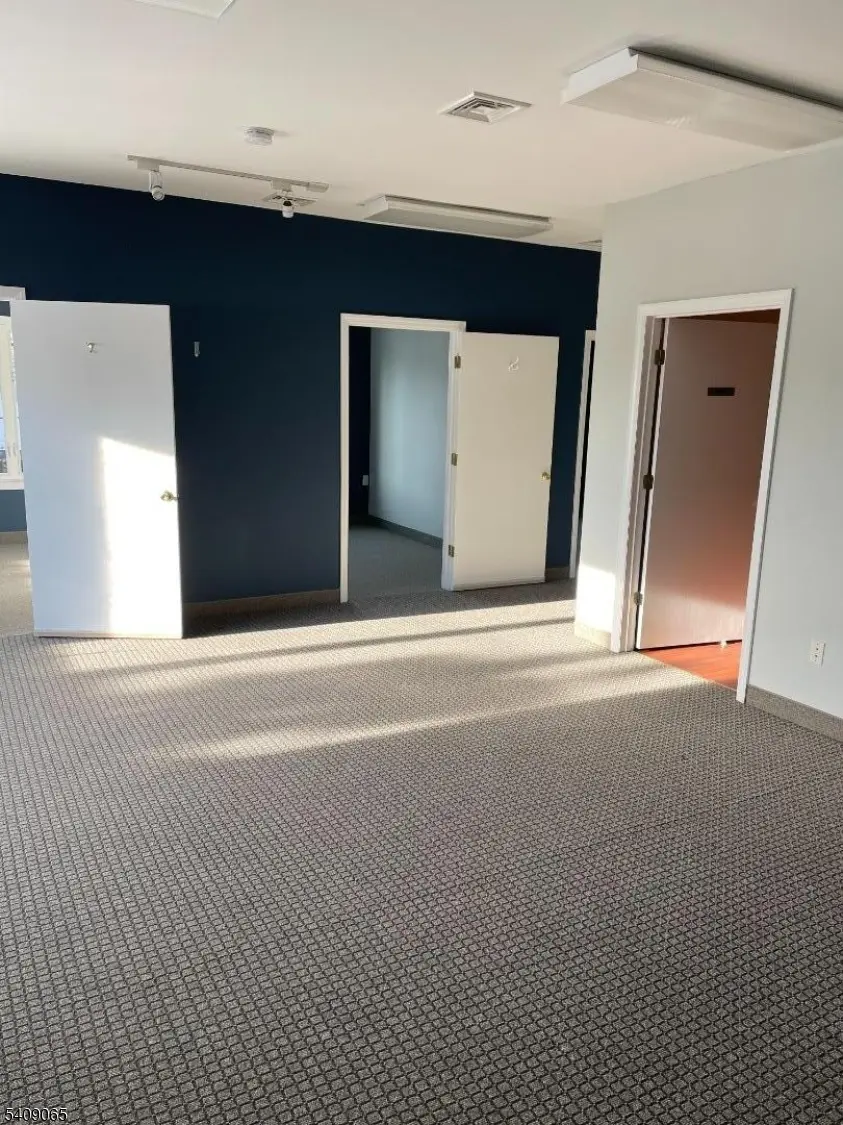 10 Brookside Ave, Caldwell Boro Twp., NJ 07006