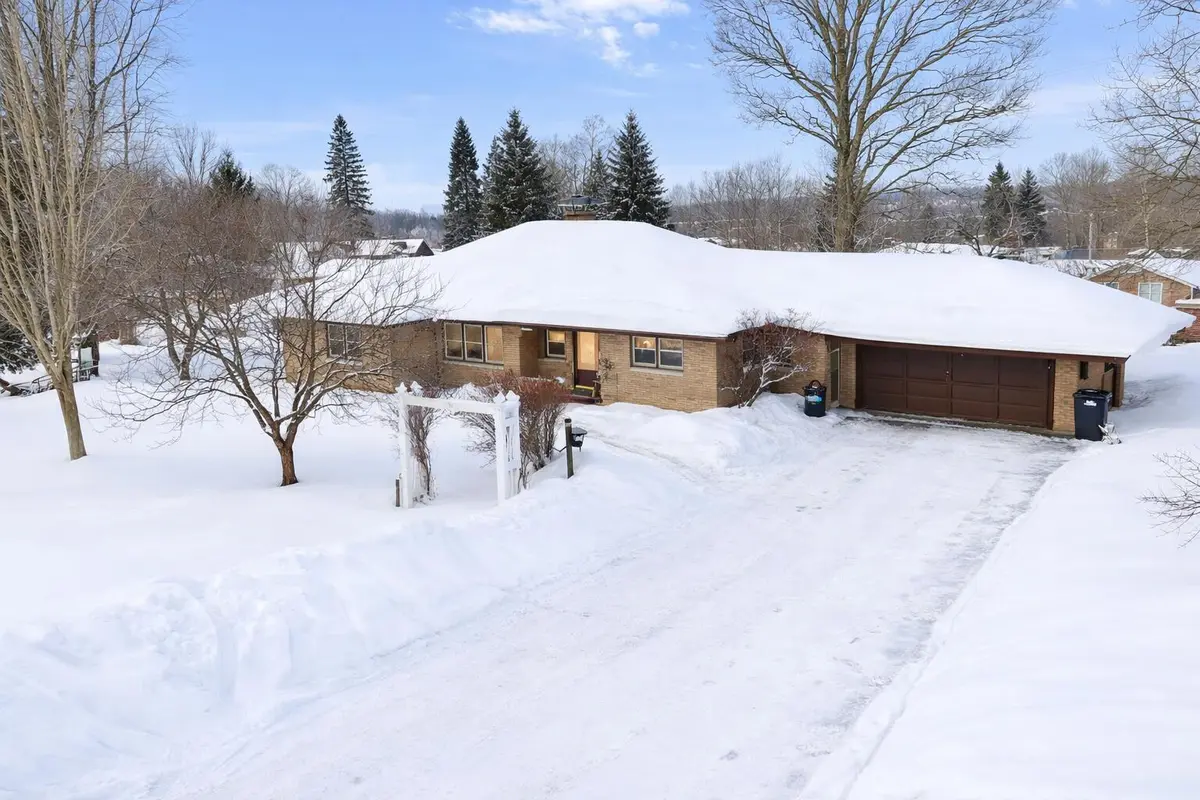 908 N Taffee DR, City Of Hastings, MI 49058