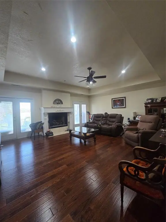 808 Shady Brook Lane, Red Oak, TX 75154