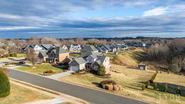 1543 Farmington DR, Forest, VA 24551