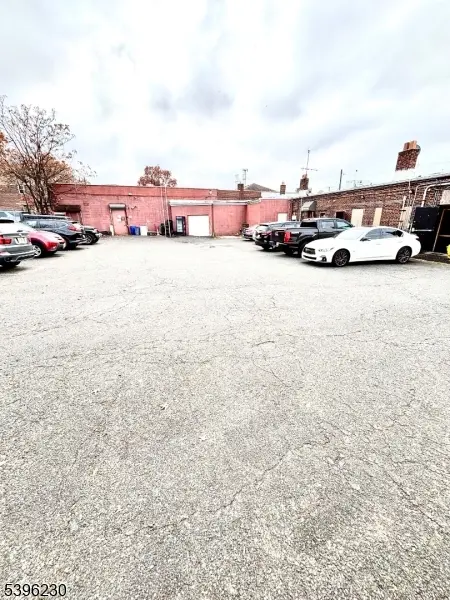 580 Ridge Rd, North Arlington Boro, NJ 07031