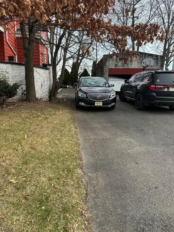 18 Hawthorne Pl, East Orange City, NJ 07018