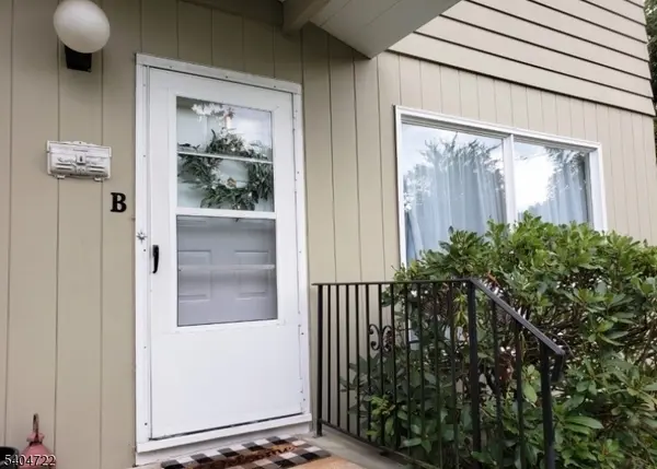 19 Grove St #B, Wanaque Boro, NJ 07465