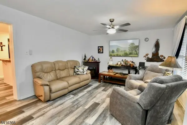 10 Amherst Ct, Hamburg Boro, NJ 07419