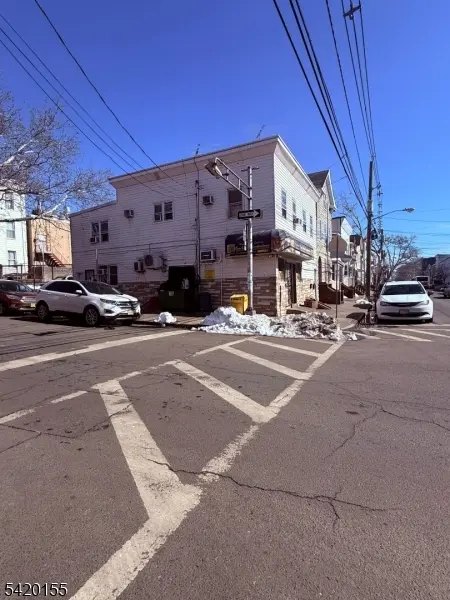 251 Walnut St, Newark City, NJ 07105