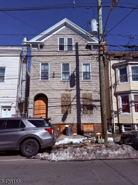 251 Walnut St, Newark City, NJ 07105