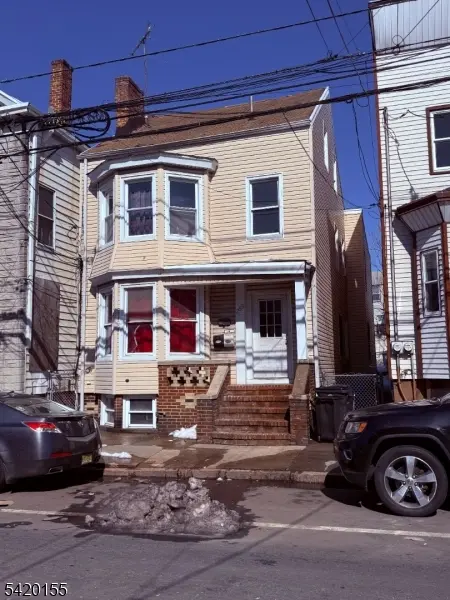 251 Walnut St, Newark City, NJ 07105