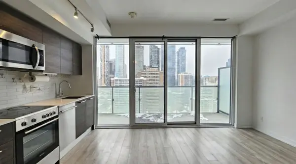 28 Wellesley ST E #2208, Toronto C08, ON M6Y 0C4