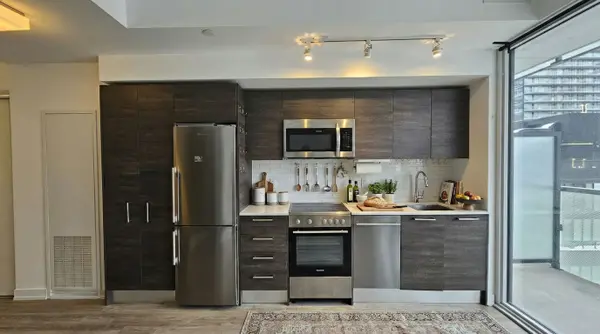 28 Wellesley ST E #2208, Toronto C08, ON M6Y 0C4