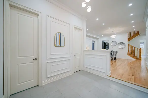 57 Betty May CRES, East Gwillimbury, ON L9N 1S2