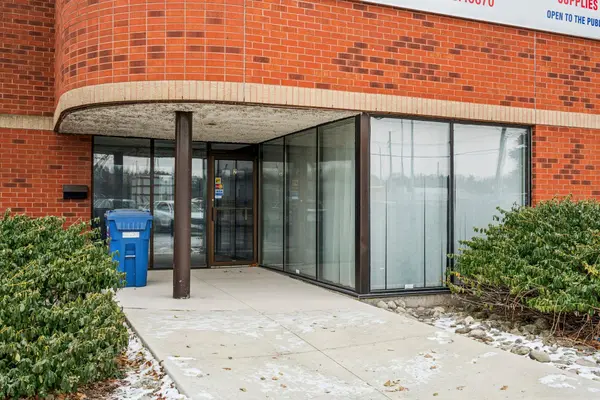 1200 South Service RD W #2, Oakville, ON L6L 5T7