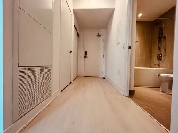 3900 Confederation Pkwy #1313, Mississauga, ON L5B 0M3