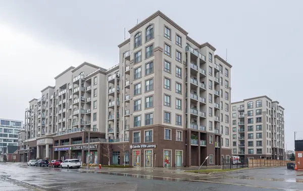 2490 Old Bronte RD #810, Oakville, ON L6M 4J2