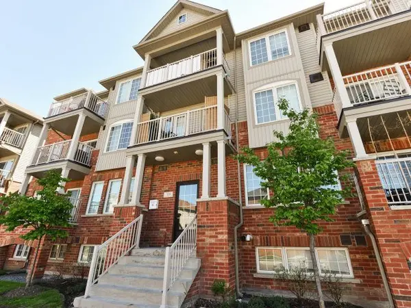 129 Isaac Devins BLVD #7, Toronto W05, ON M9M 0C4