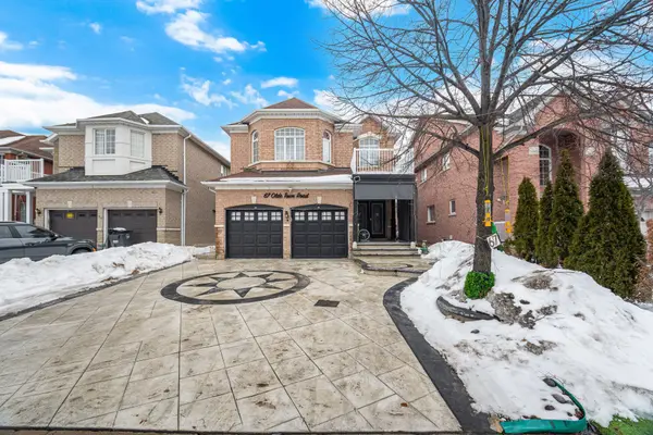 67 Olde Town RD, Brampton, ON L6X 4T8