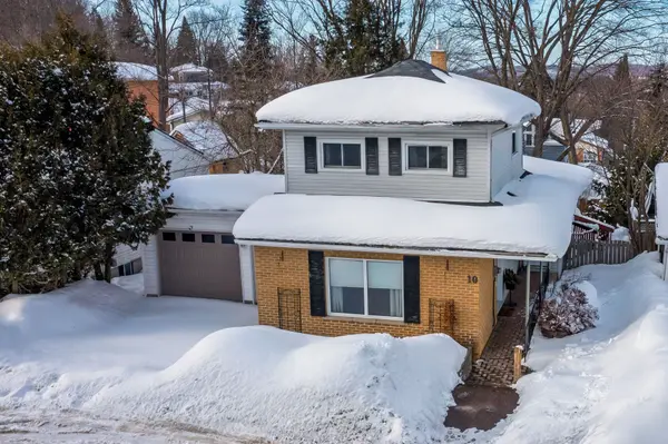 10 Florence ST W, Huntsville, ON P1H 1T2