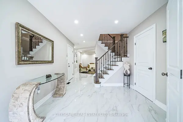 19 Staples LN, Hamilton, ON L0R 1C0