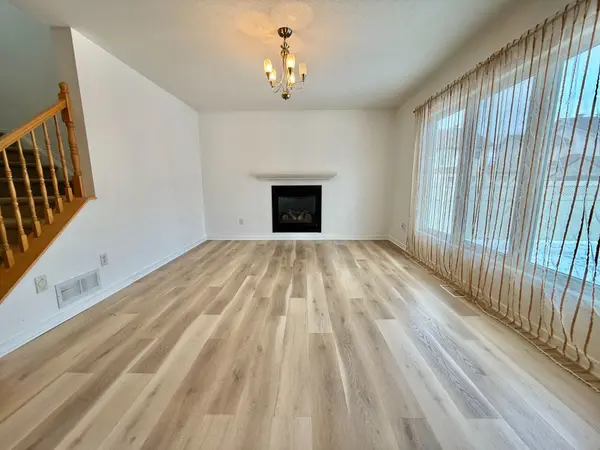 805 Taradale DR, Barrhaven, ON K2J 0H8