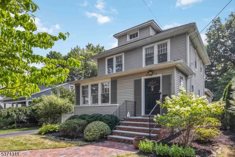 93 Lafayette Ave, Chatham Boro, NJ 07928