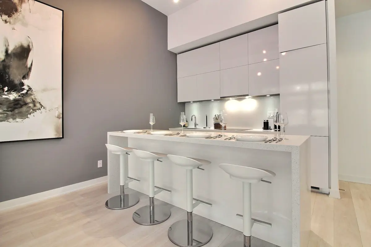 188 Cumberland ST #306, Toronto C02, ON M5R 0B6