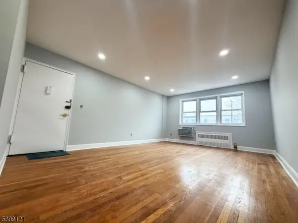 154 Bowers St #2D, Jersey City, NJ 07307