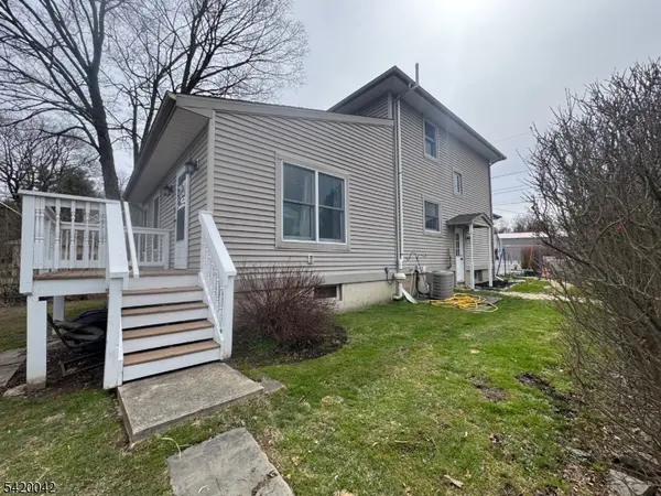 10 Governor Haines St, Hamburg Boro, NJ 07419