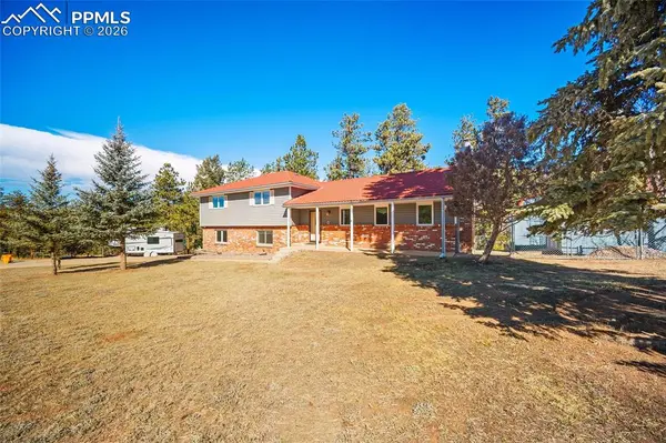 400 Sunnywood LN, Woodland Park, CO 80863