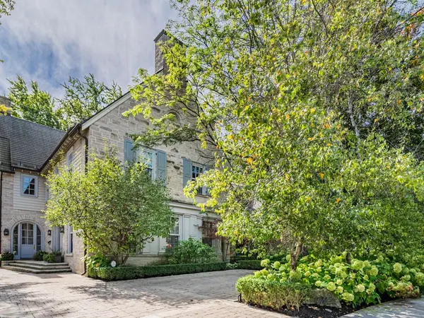 1 Burton RD, Toronto C03, ON M5P 1T6