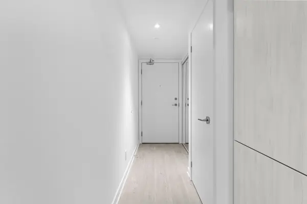 8 Wellesley ST W #1007, Toronto C01, ON M4Y 0J5