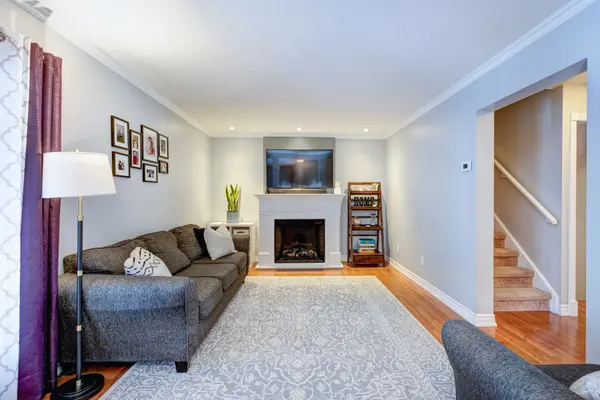 565 Birkdale ST, Oshawa, ON L1H 8C3