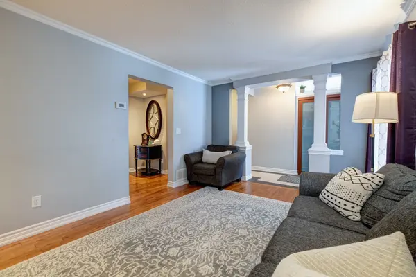 565 Birkdale ST, Oshawa, ON L1H 8C3