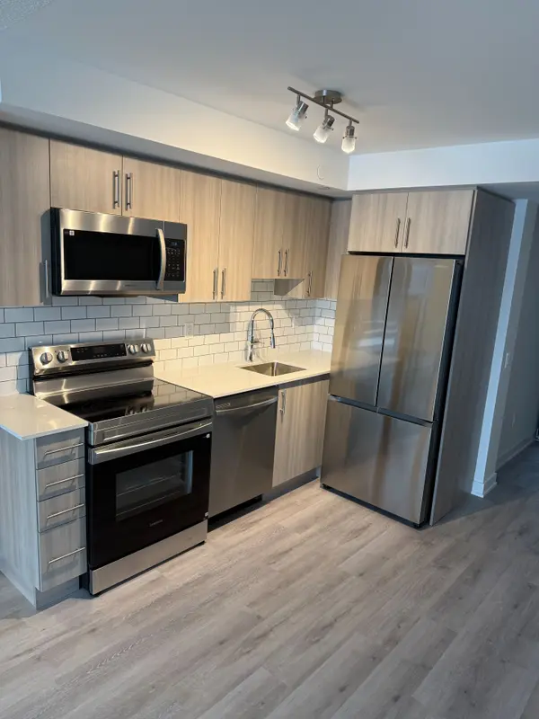 1010 Sandy Beach RD #602, Pickering, ON L1W 3V9