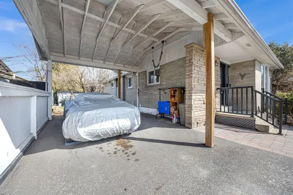 893 Douglas AVE, Pickering, ON L1W 1N7