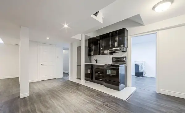 224 Wilcroft CT, Pickering, ON L1V 6N5