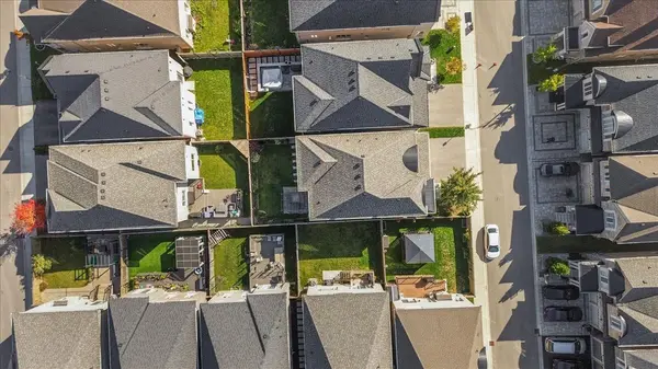 9 Coates Of Arms LN, Ajax, ON L1T 3S2