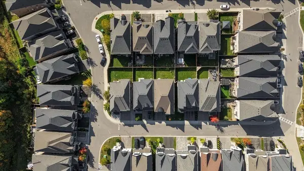 9 Coates Of Arms LN, Ajax, ON L1T 3S2