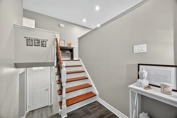 17 Pine Park BLVD, Adjala-tosorontio, ON L0M 1J0