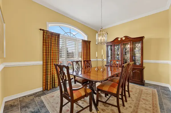 19 Bella Vista TRL, New Tecumseth, ON L9R 2B3