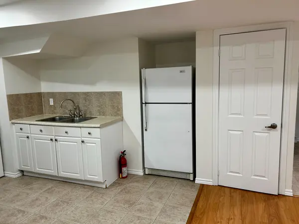 144 Rockwood CRES #Basement, Vaughan, ON L4J 7W1