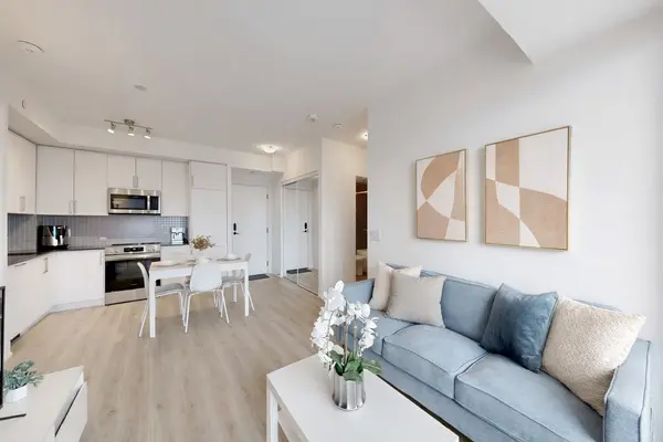 2450 Old Bronte RD E #710, Oakville, ON L6M 5P6