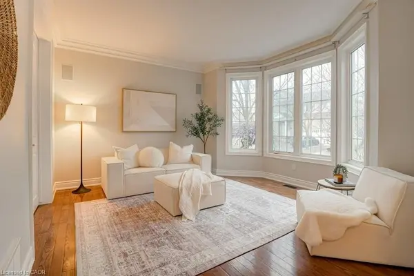 111 Glazebrook CRES, Cambridge, ON N1T 2H8