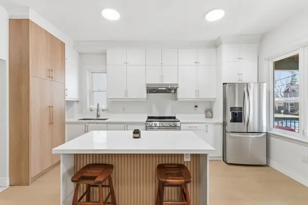 14 Kidd AVE, Grimsby, ON L3M 3S3