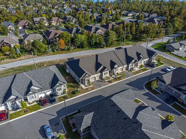 17 Lakewood CRES #7, Kawartha Lakes, ON K0M 1A0