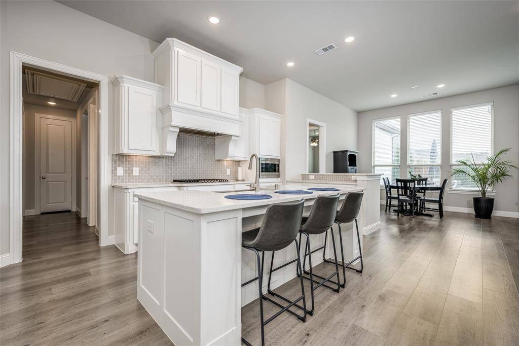 805 Haverford Lane, Lantana, TX 76226