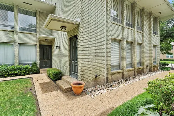 6367 Diamond Head Circle #D, Dallas, TX 75225